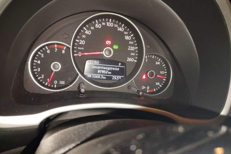 Used Volkswagen Beetle 2013 1.4TSI Luxury Model Odometer Close Up