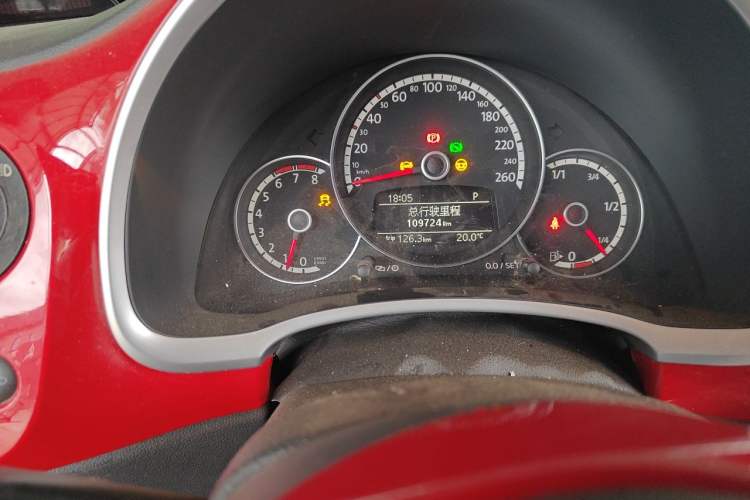 Used Volkswagen Beetle 2013 1.4TSI Fashion Edition Odometer Close Up