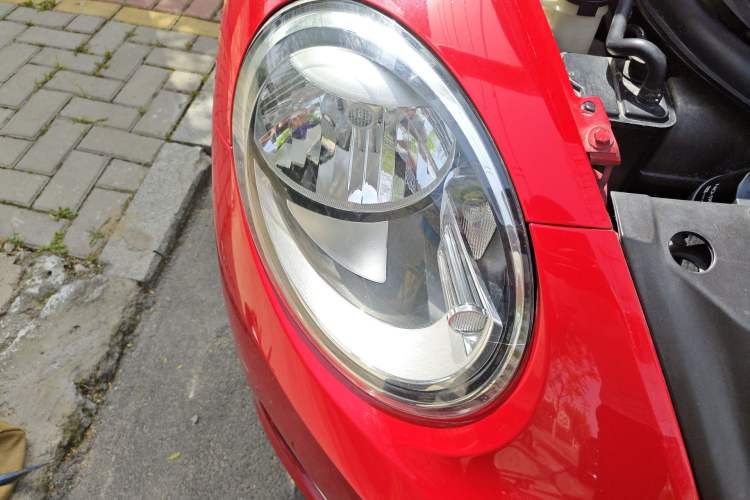 Used Volkswagen Beetle 2013 1.4TSI Luxury Model Right Front Headlight