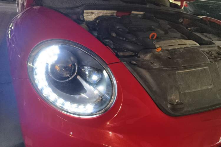 Used Volkswagen Beetle 2013 1.4 TSI Comfort Model Right Front Headlight