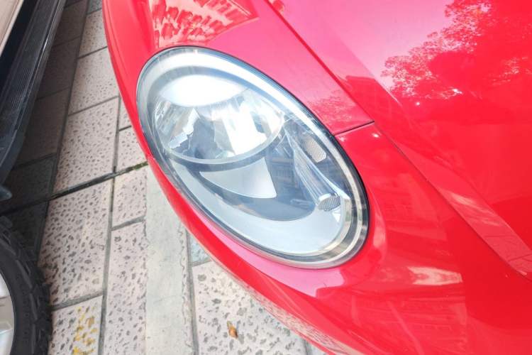 Used Volkswagen Beetle 2013 1.4TSI Luxury Model Right Front Headlight