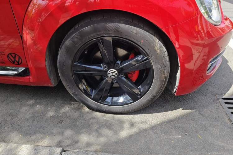 Used Volkswagen Beetle 2013 1.4TSI Luxury Model Right Front Wheel Hub