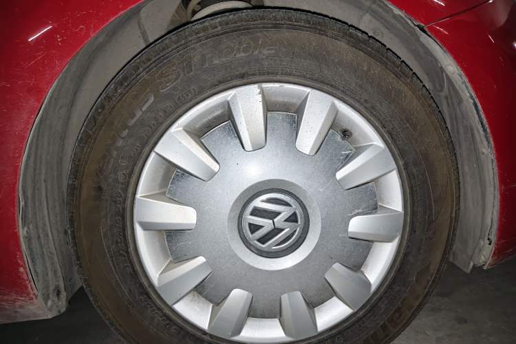 Used Volkswagen Beetle 2013 1.4 TSI Comfort Model Right Front Wheel Hub