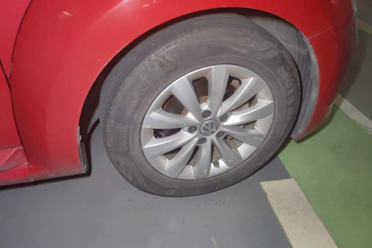 Used Volkswagen Beetle 2013 1.4TSI Fashion Edition Right Front Wheel Hub