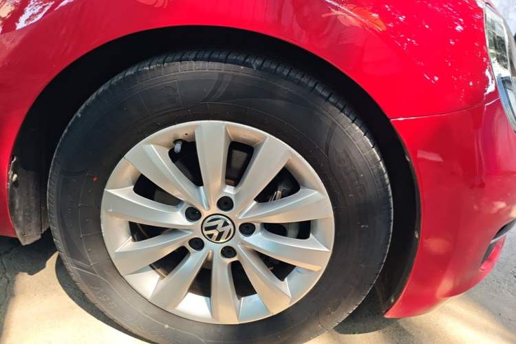 Used Volkswagen Beetle 2013 1.4TSI Fashion Edition Right Front Wheel Hub