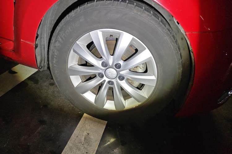 Used Volkswagen Beetle 2013 1.4 TSI Comfort Model Right Front Wheel Hub