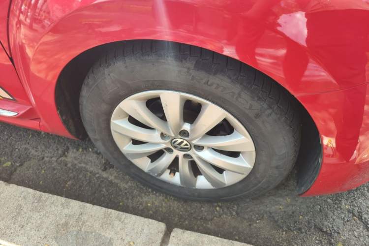 Used Volkswagen Beetle 2013 1.2TSI Comfort Model Right Front Wheel Hub