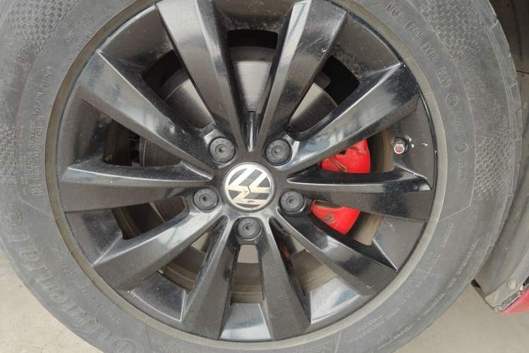 Used Volkswagen Beetle 2013 1.4TSI Fashion Edition Right Front Wheel Hub