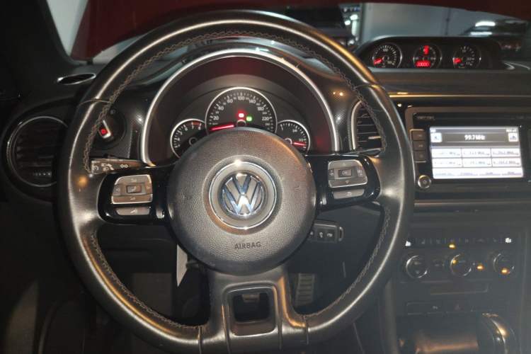 Used Volkswagen Beetle 2013 1.4TSI Luxury Model Steering Wheel
