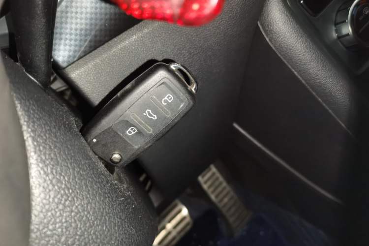 Used Volkswagen Beetle 2013 2.0 TSI Top-Trim Model Vehicle Key