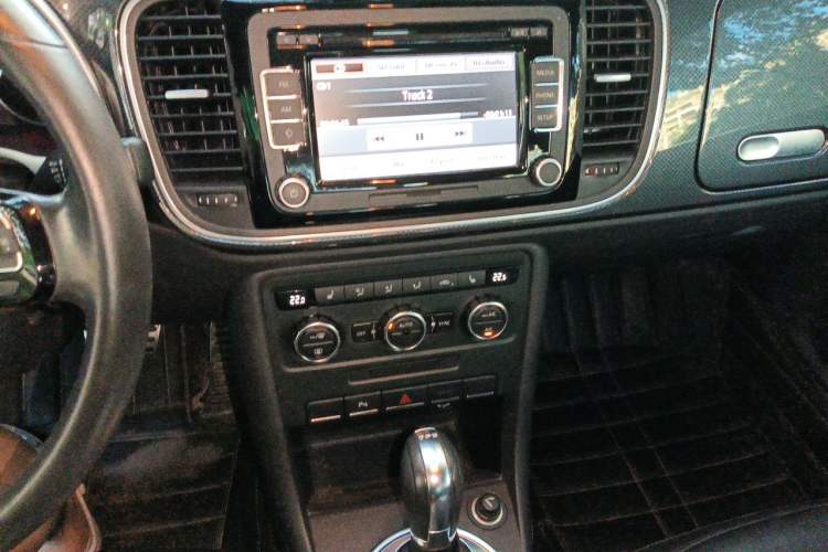 Used Volkswagen Beetle 2013 1.4TSI Luxury Model Audio And AC Panel