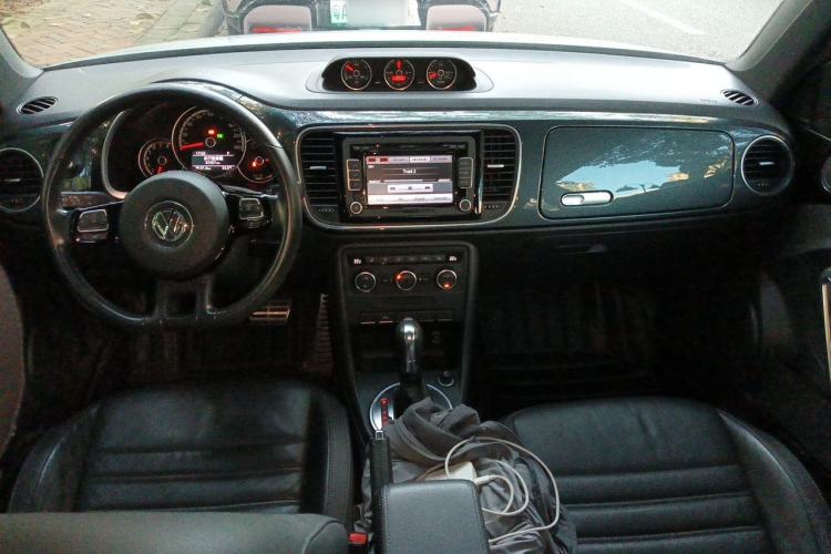Used Volkswagen Beetle 2013 1.4TSI Luxury Model Center Console