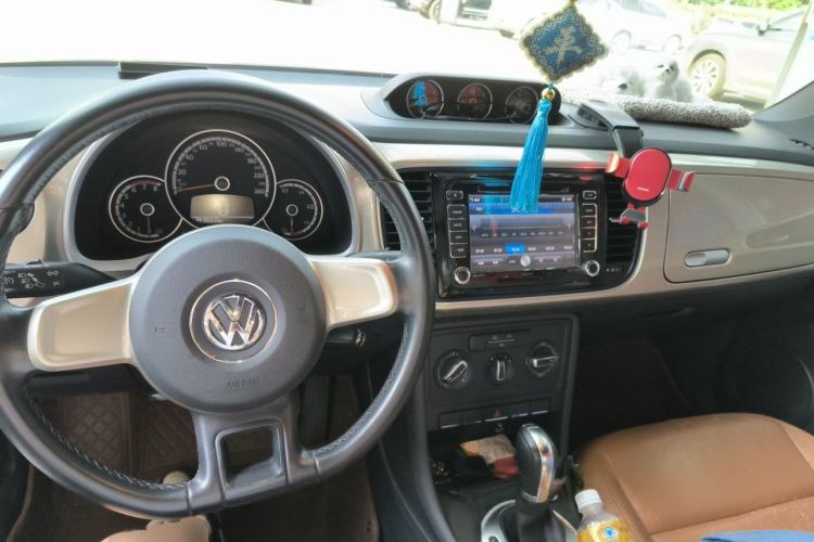 Used Volkswagen Beetle 2013 1.4TSI Fashion Edition Center Console
