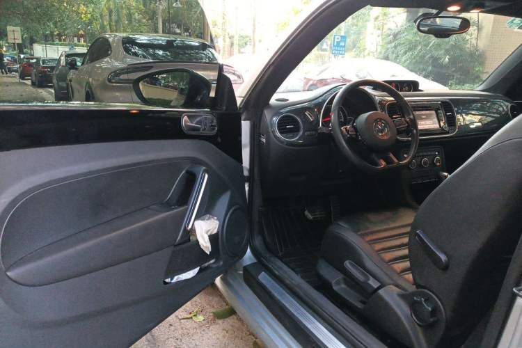 Used Volkswagen Beetle 2013 1.4TSI Luxury Model Driver Seat