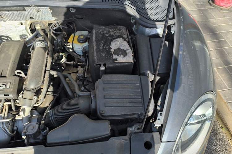 Used Volkswagen Beetle 2013 1.2TSI Comfort Model Engine Bay Left