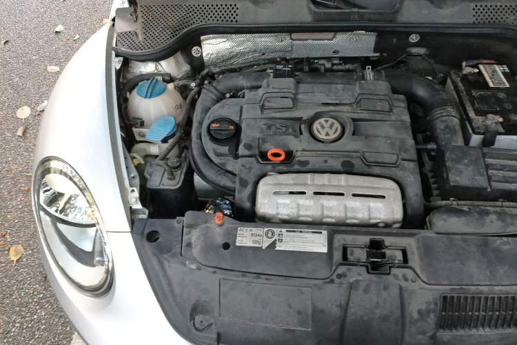 Used Volkswagen Beetle 2013 1.4TSI Luxury Model Engine Bay Right