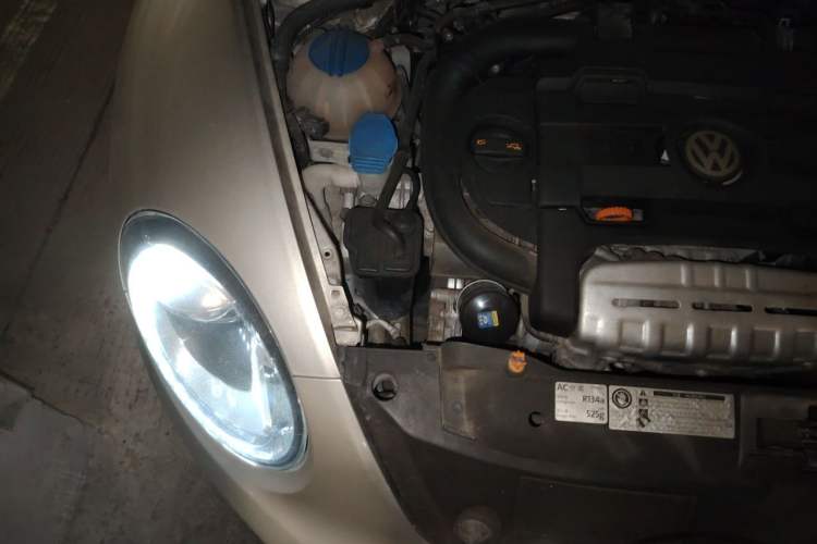 Used Volkswagen Beetle 2013 1.4TSI Fashion Edition Engine Bay Right