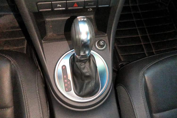 Used Volkswagen Beetle 2013 1.4TSI Luxury Model Gear Lever