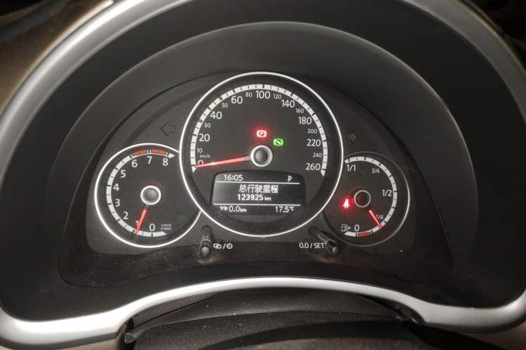 Used Volkswagen Beetle 2013 1.4TSI Fashion Edition Instrument Cluster