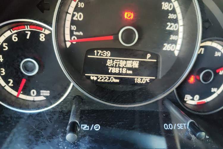 Used Volkswagen Beetle 2013 1.4TSI Fashion Edition Odometer Close Up