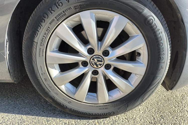 Used Volkswagen Beetle 2013 1.2TSI Comfort Model Right Front Wheel Hub
