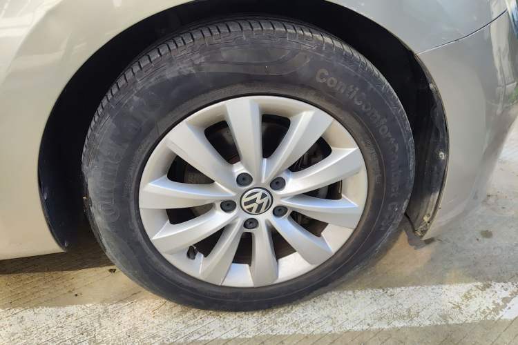 Used Volkswagen Beetle 2013 1.4TSI Fashion Edition Right Front Wheel Hub