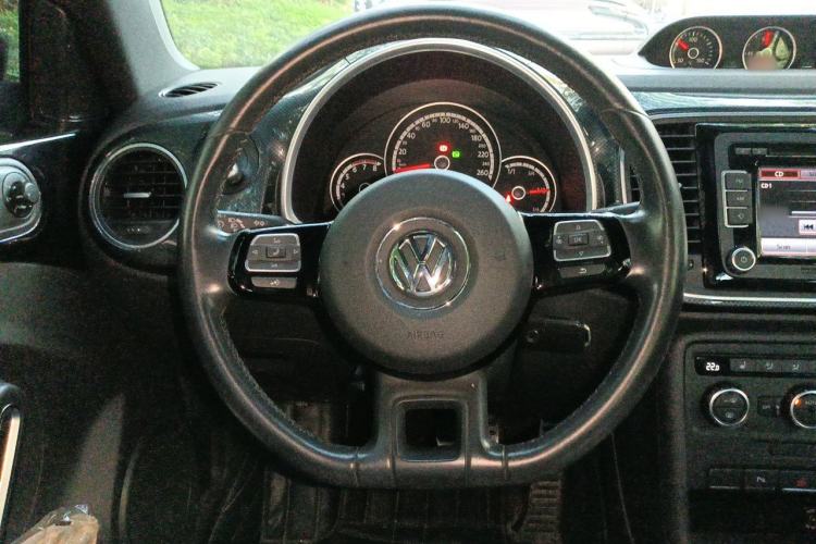 Used Volkswagen Beetle 2013 1.4TSI Luxury Model Steering Wheel