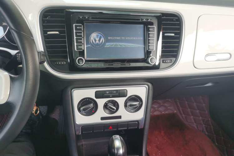 Used Volkswagen Beetle 2013 1.4TSI Fashion Edition Audio And AC Panel