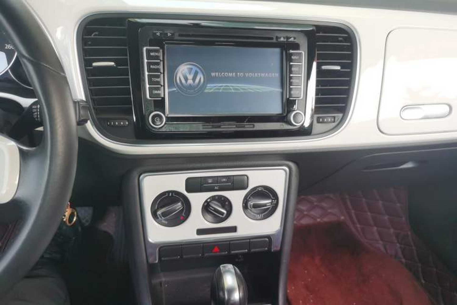 Used Volkswagen Beetle 2013 1.4TSI Fashion Edition Audio And AC Panel