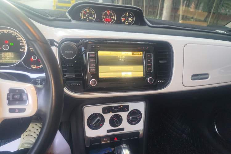 Used Volkswagen Beetle 2013 1.4 TSI Comfort Model Audio And AC Panel