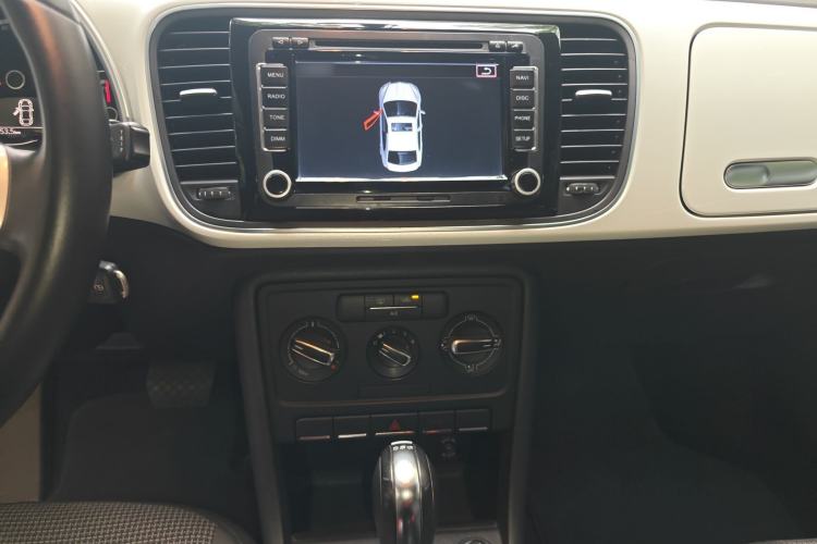 Used Volkswagen Beetle 2013 1.4TSI Fashion Edition Audio And AC Panel