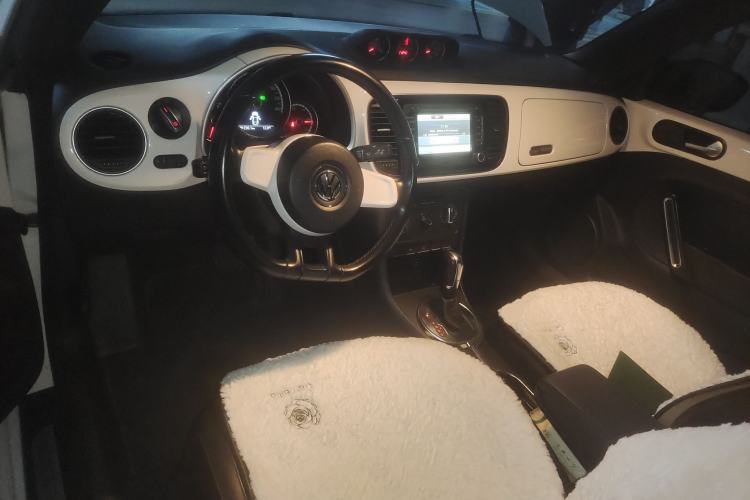 Used Volkswagen Beetle 2013 1.4 TSI Comfort Model Center Console