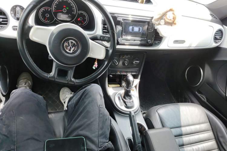 Used Volkswagen Beetle 2013 1.2TSI Comfort Model Center Console