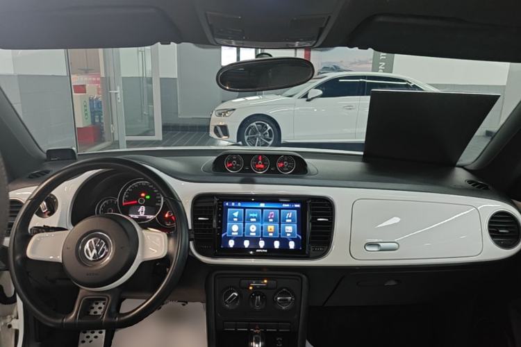 Used Volkswagen Beetle 2013 1.4TSI Fashion Edition Center Console