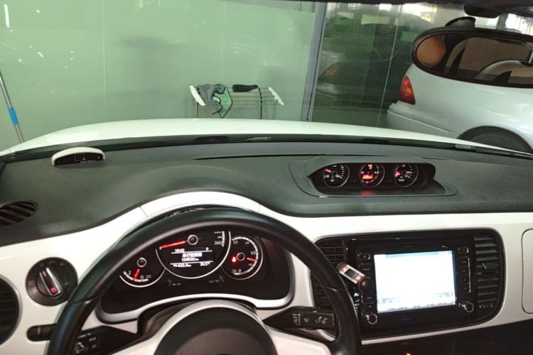Used Volkswagen Beetle 2013 1.4TSI Fashion Edition Center Console