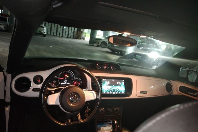 Used Volkswagen Beetle 2013 1.2TSI Comfort Model Center Console