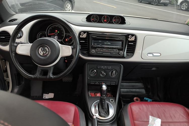 Used Volkswagen Beetle 2013 1.2TSI Comfort Model Center Console