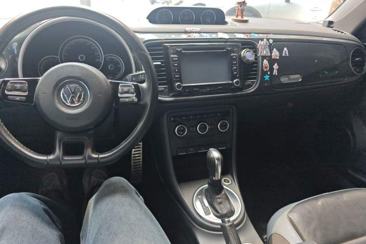Used Volkswagen Beetle 2013 1.4TSI Luxury Model Center Console