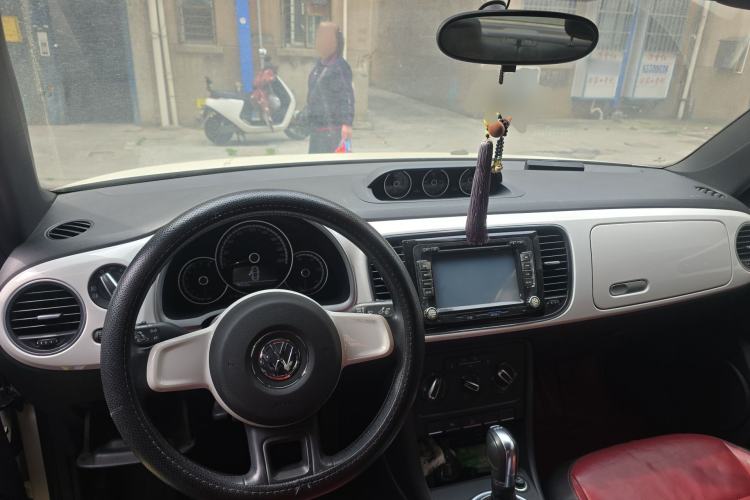 Used Volkswagen Beetle 2013 1.4 TSI Comfort Model Center Console