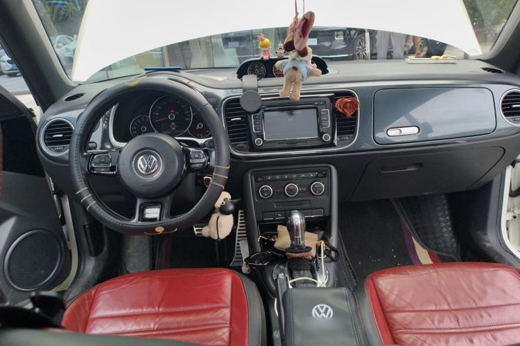 Used Volkswagen Beetle 2013 1.4TSI Luxury Model Center Console