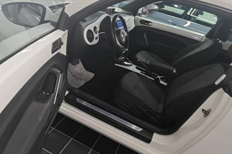 Used Volkswagen Beetle 2013 1.4TSI Fashion Edition Driver Seat