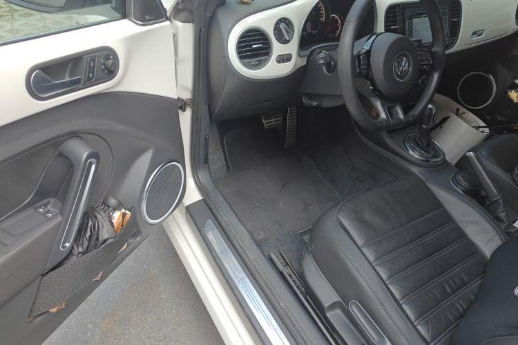 Used Volkswagen Beetle 2013 2.0 TSI Top-Trim Model Driver Seat