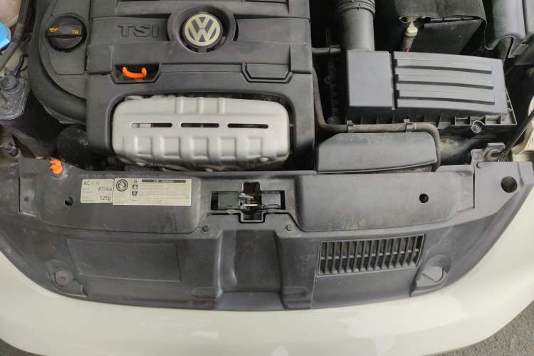Used Volkswagen Beetle 2013 1.4TSI Luxury Model Engine Bay