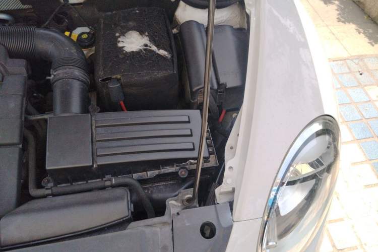 Used Volkswagen Beetle 2013 1.4TSI Fashion Edition Engine Bay Left