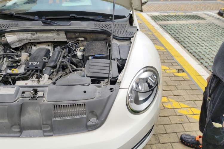 Used Volkswagen Beetle 2013 1.2TSI Fashion Edition Engine Bay Left