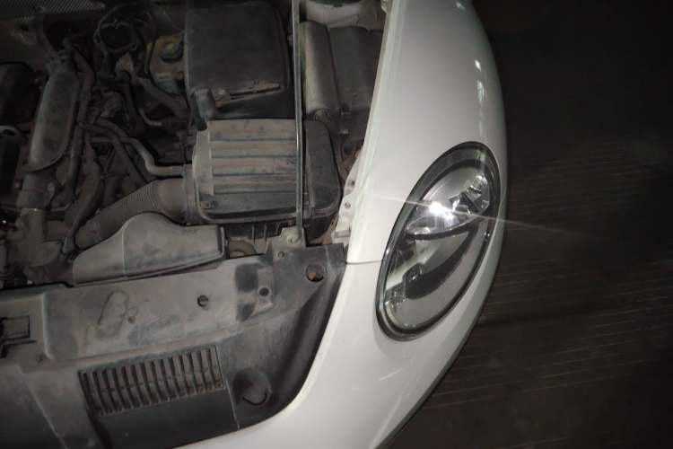 Used Volkswagen Beetle 2013 1.2TSI Comfort Model Engine Bay Left