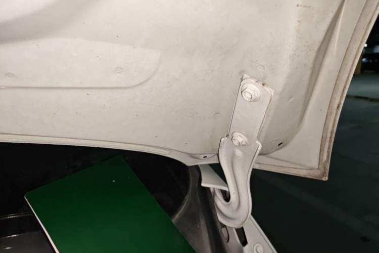 Used Volkswagen Beetle 2013 1.4TSI Luxury Model Engine Bay Left