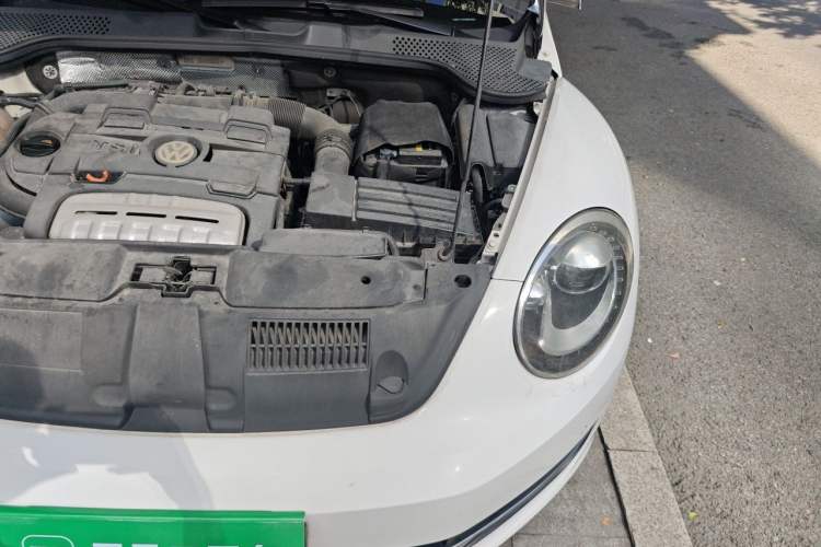 Used Volkswagen Beetle 2013 1.4TSI Luxury Model Engine Bay Left