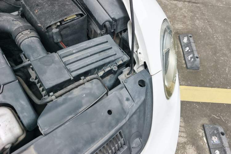 Used Volkswagen Beetle 2013 1.4TSI Fashion Edition Engine Bay Left