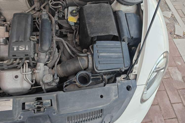 Used Volkswagen Beetle 2013 1.2TSI Fashion Edition Engine Bay Left